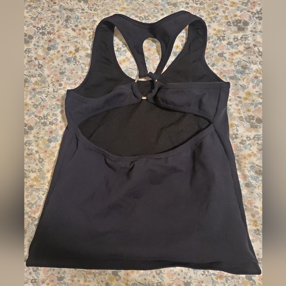 Black workout top with back cutout design - Picture 3 of 3
